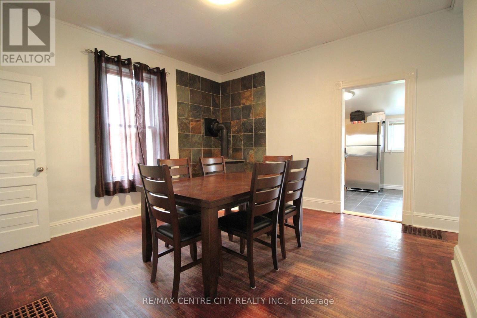 28 Maple Street, St. Thomas, Ontario  N5R 1Y9 - Photo 7 - X12502048