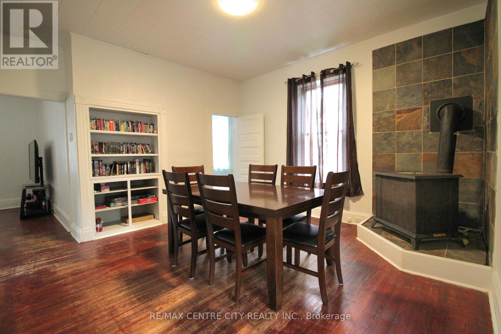 28 Maple Street, St. Thomas, Ontario  N5R 1Y9 - Photo 8 - X12502048