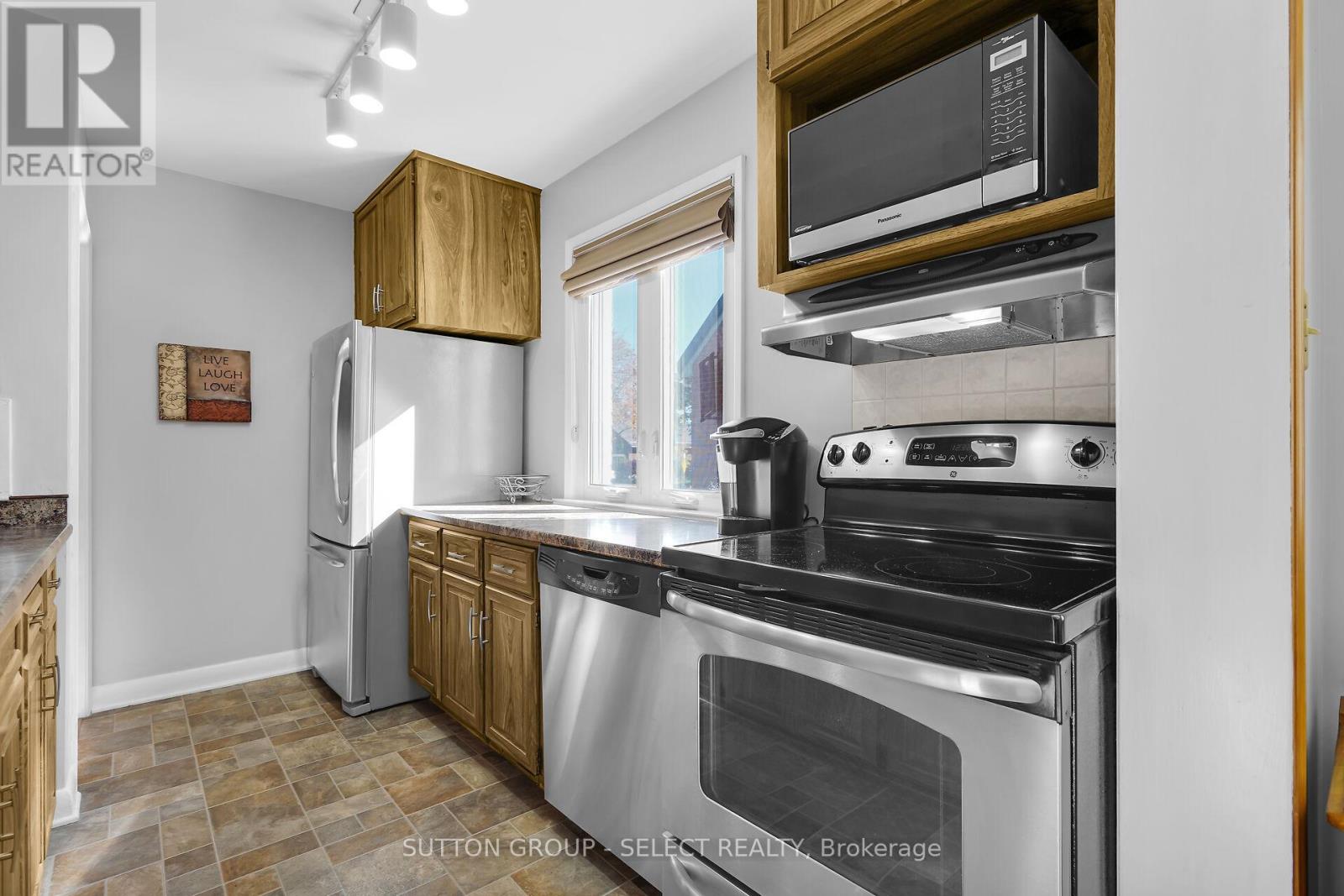 53 Graydon Street, London East, Ontario  N5W 2H9 - Photo 21 - X12502060