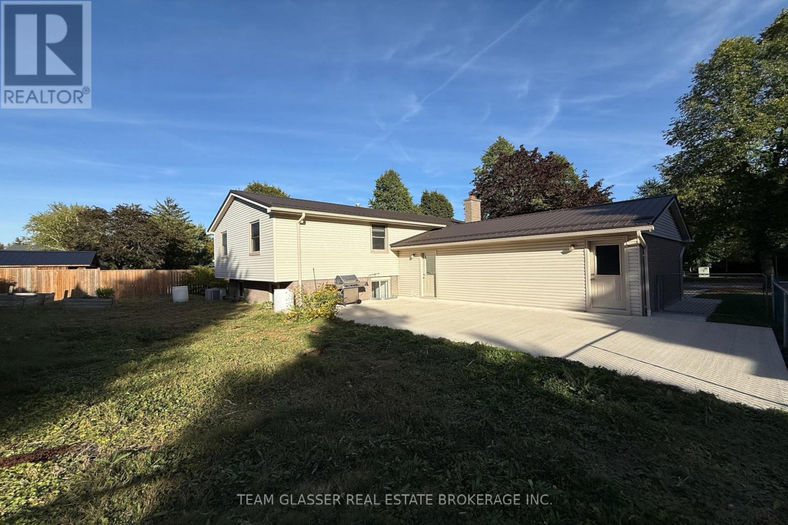 708 Village Green Avenue, London South, Ontario  N6K 1H2 - Photo 28 - X12502124