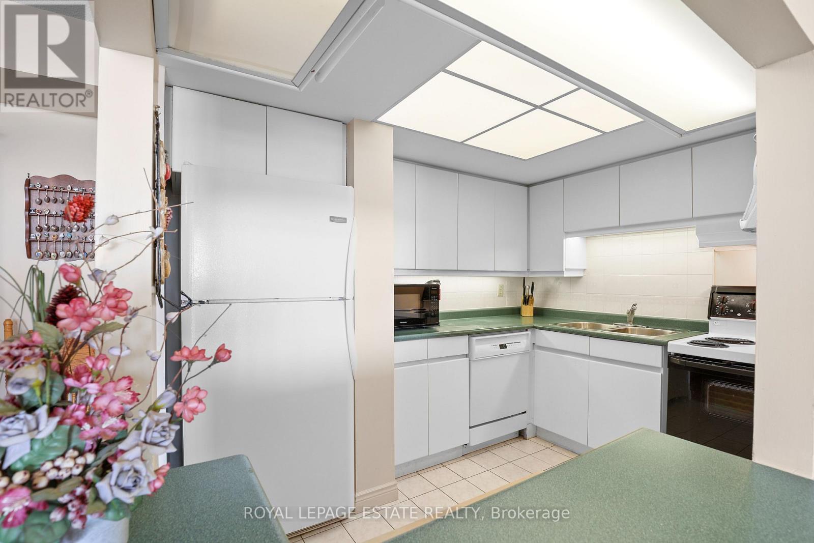 1003 - 1093 Kingston Road S, Toronto, Ontario  M1N 4E2 - Photo 12 - E12463886