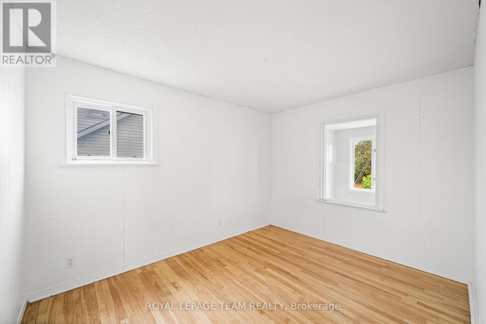 266 Daniel Street S, Arnprior, Ontario  K7S 2M2 - Photo 16 - X12501924