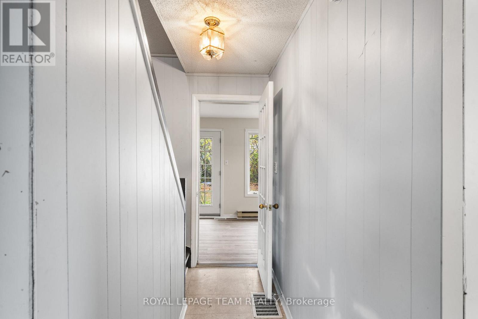 266 Daniel Street S, Arnprior, Ontario  K7S 2M2 - Photo 19 - X12501924