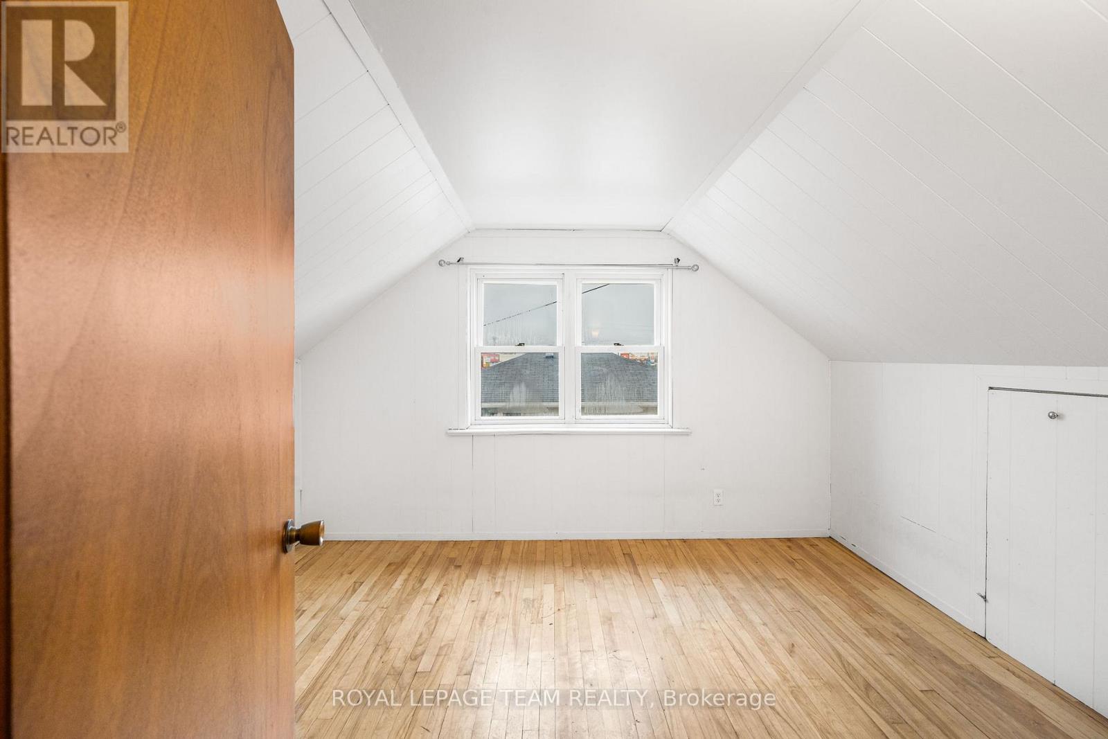 266 Daniel Street S, Arnprior, Ontario  K7S 2M2 - Photo 32 - X12501924