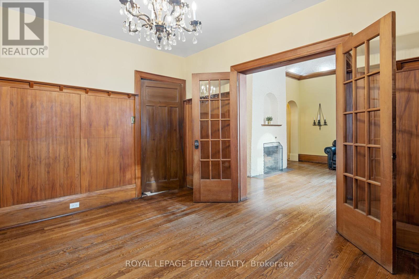 334 Queen Elizabeth Drive, Ottawa, Ontario  K1S 3M8 - Photo 6 - X12502138