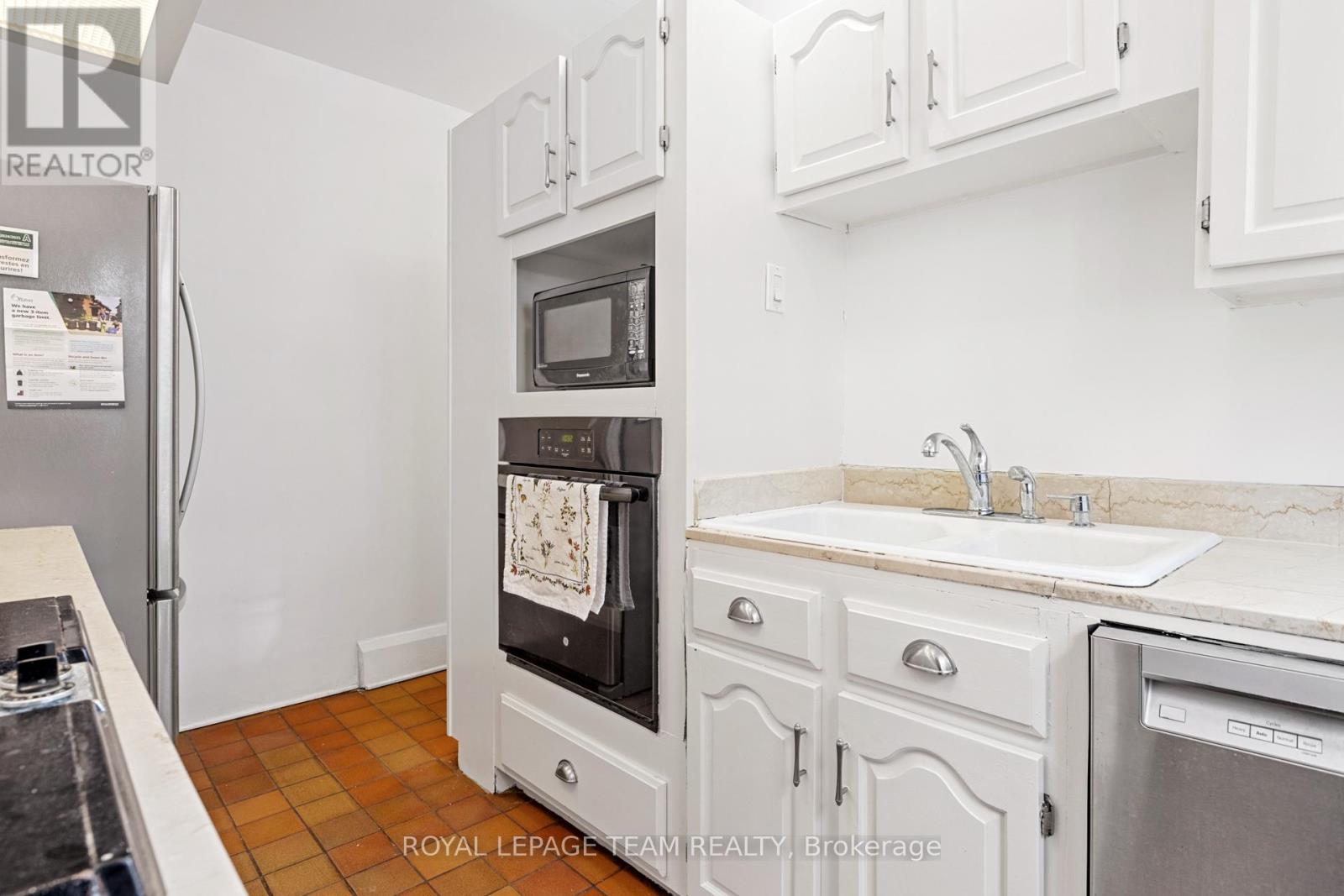 334 Queen Elizabeth Drive, Ottawa, Ontario  K1S 3M8 - Photo 9 - X12502138