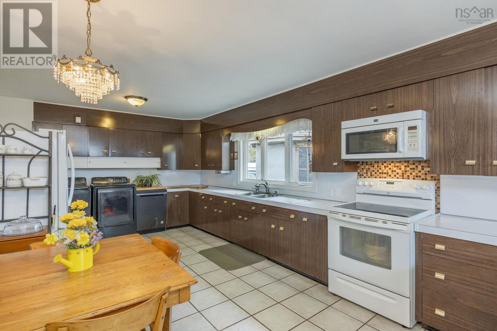 1358 Hwy 1, Church Point, Nova Scotia  B0W 1M0 - Photo 4 - 202527077