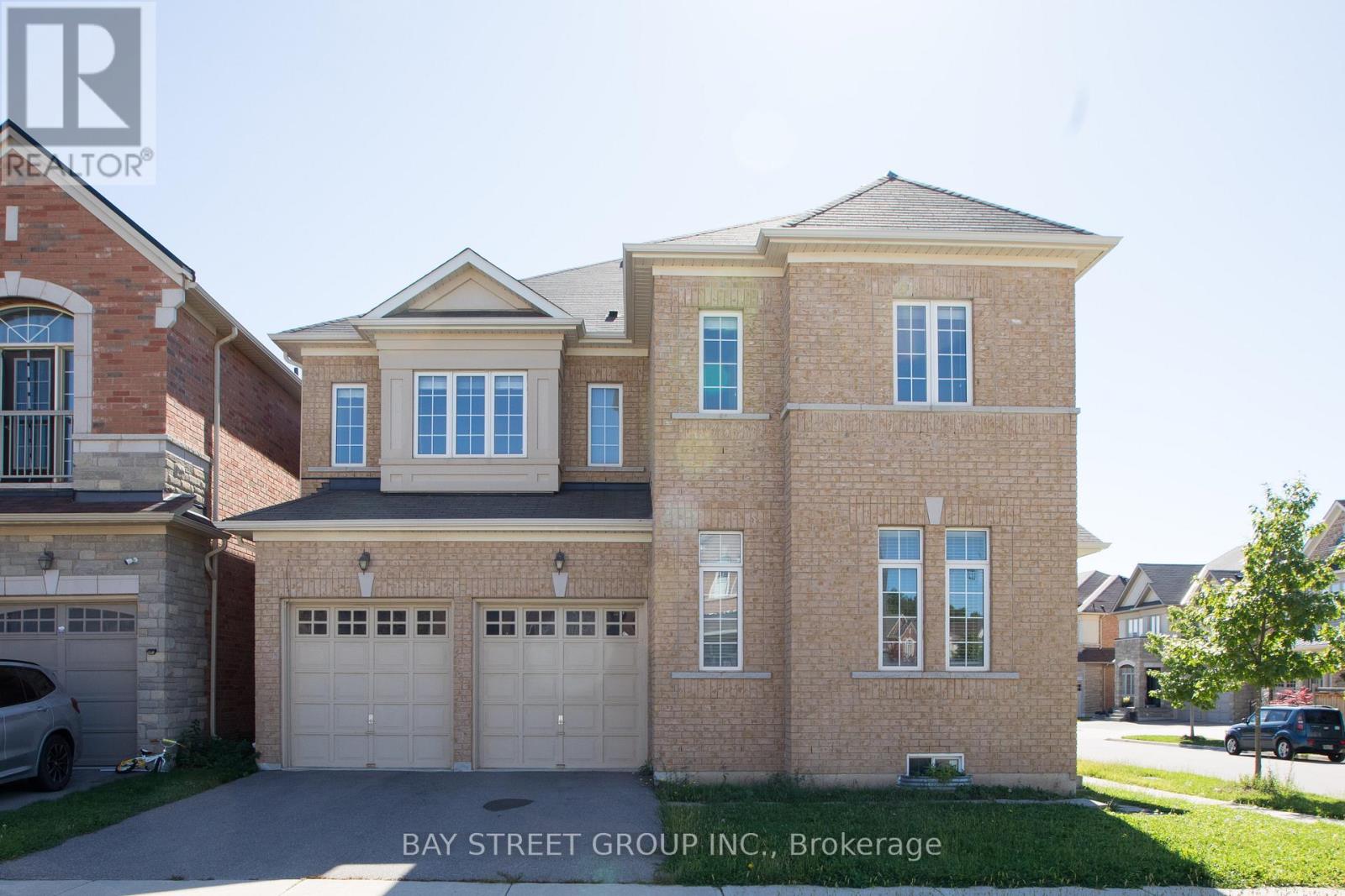 3127 Streamwood Pass, Oakville, Ontario  L6H 0T2 - Photo 2 - W12501692