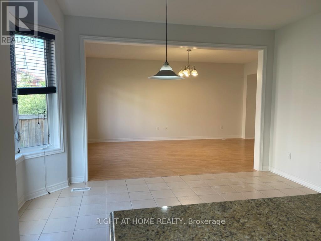 5343 Terry Fox Way, Mississauga, Ontario  L5V 0C5 - Photo 10 - W12501706