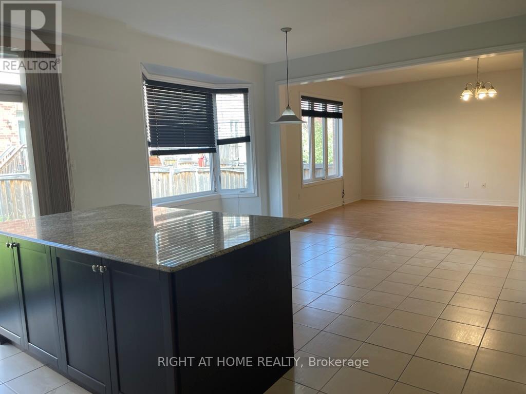 5343 Terry Fox Way, Mississauga, Ontario  L5V 0C5 - Photo 11 - W12501706