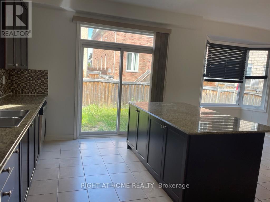 5343 Terry Fox Way, Mississauga, Ontario  L5V 0C5 - Photo 12 - W12501706