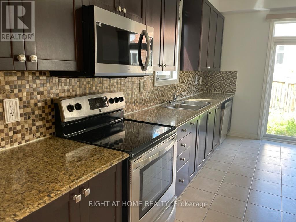 5343 Terry Fox Way, Mississauga, Ontario  L5V 0C5 - Photo 14 - W12501706