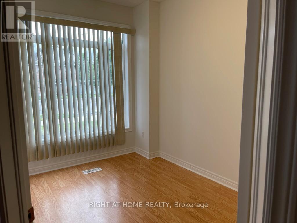 5343 Terry Fox Way, Mississauga, Ontario  L5V 0C5 - Photo 20 - W12501706