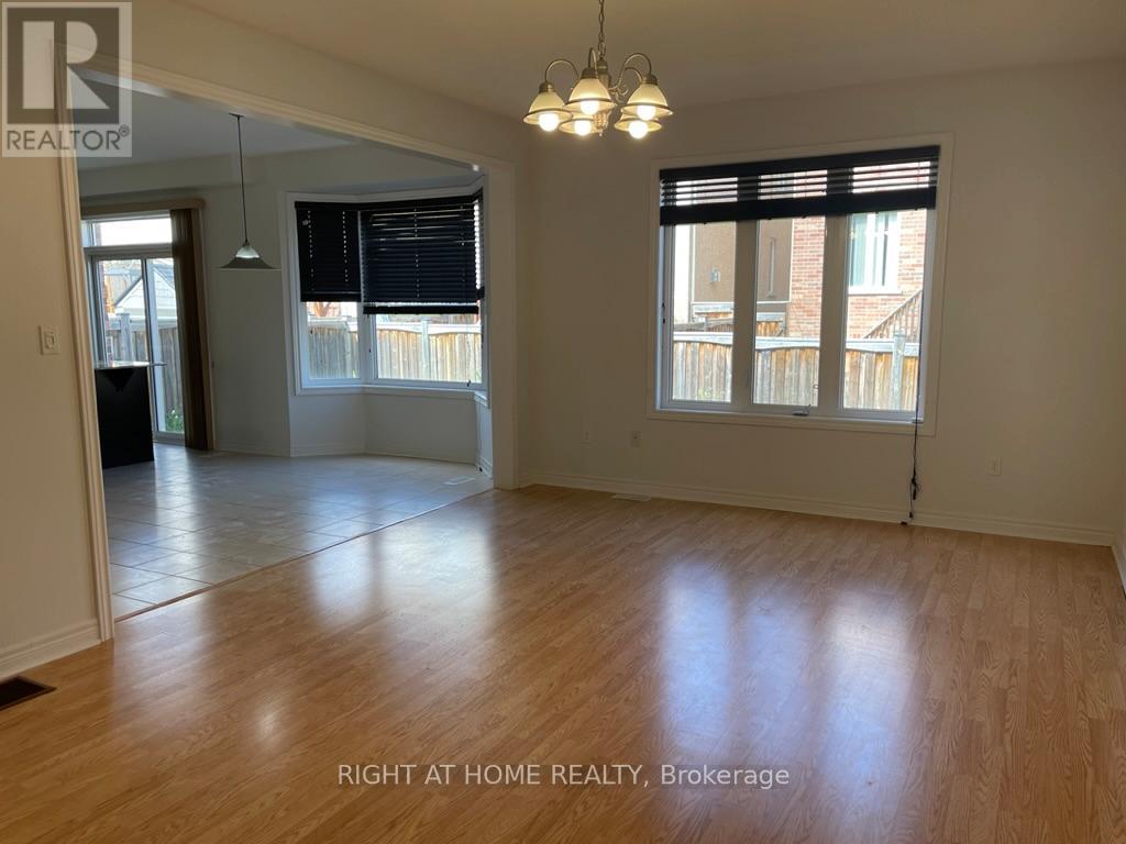 5343 Terry Fox Way, Mississauga, Ontario  L5V 0C5 - Photo 4 - W12501706