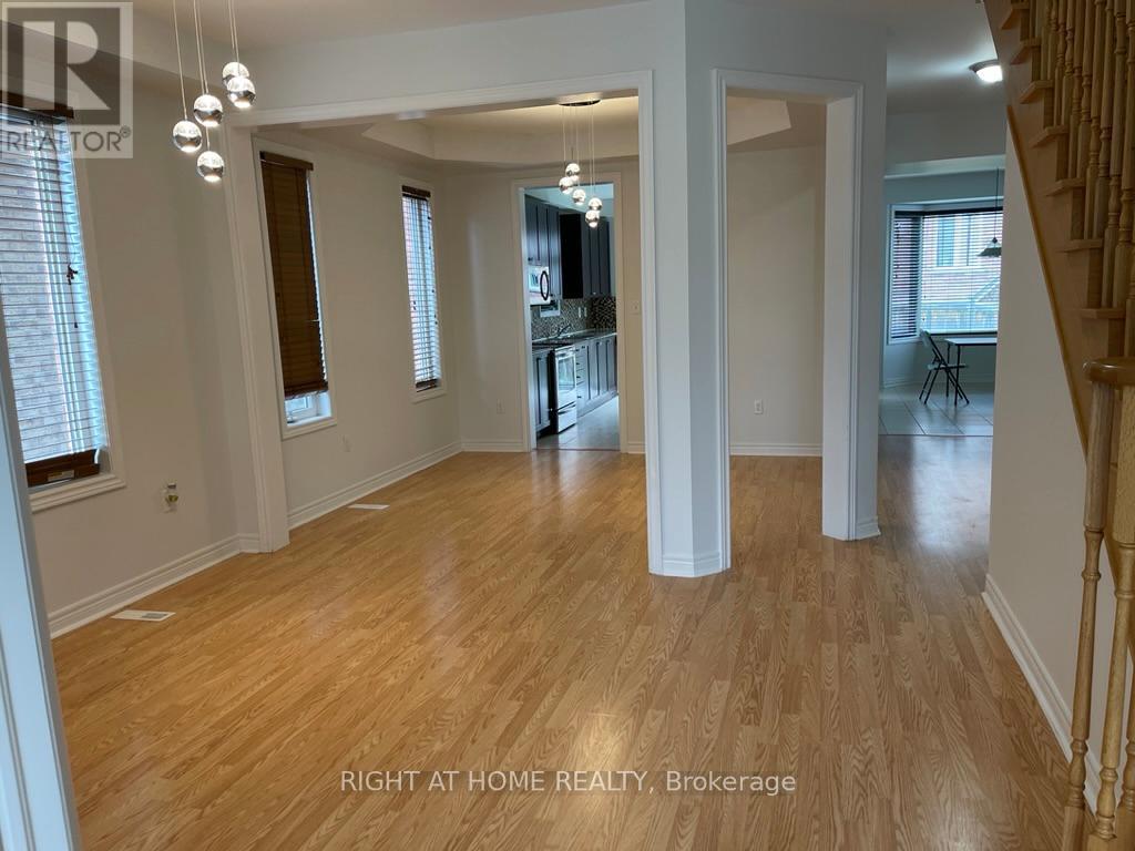 5343 Terry Fox Way, Mississauga, Ontario  L5V 0C5 - Photo 6 - W12501706