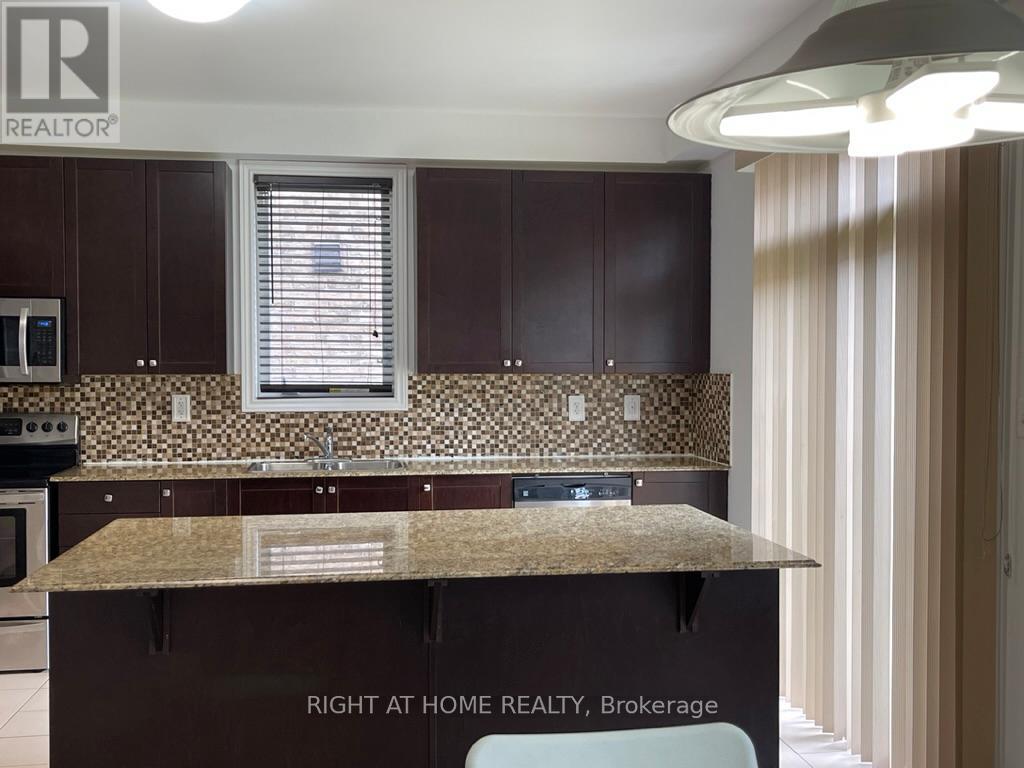 5343 Terry Fox Way, Mississauga, Ontario  L5V 0C5 - Photo 7 - W12501706