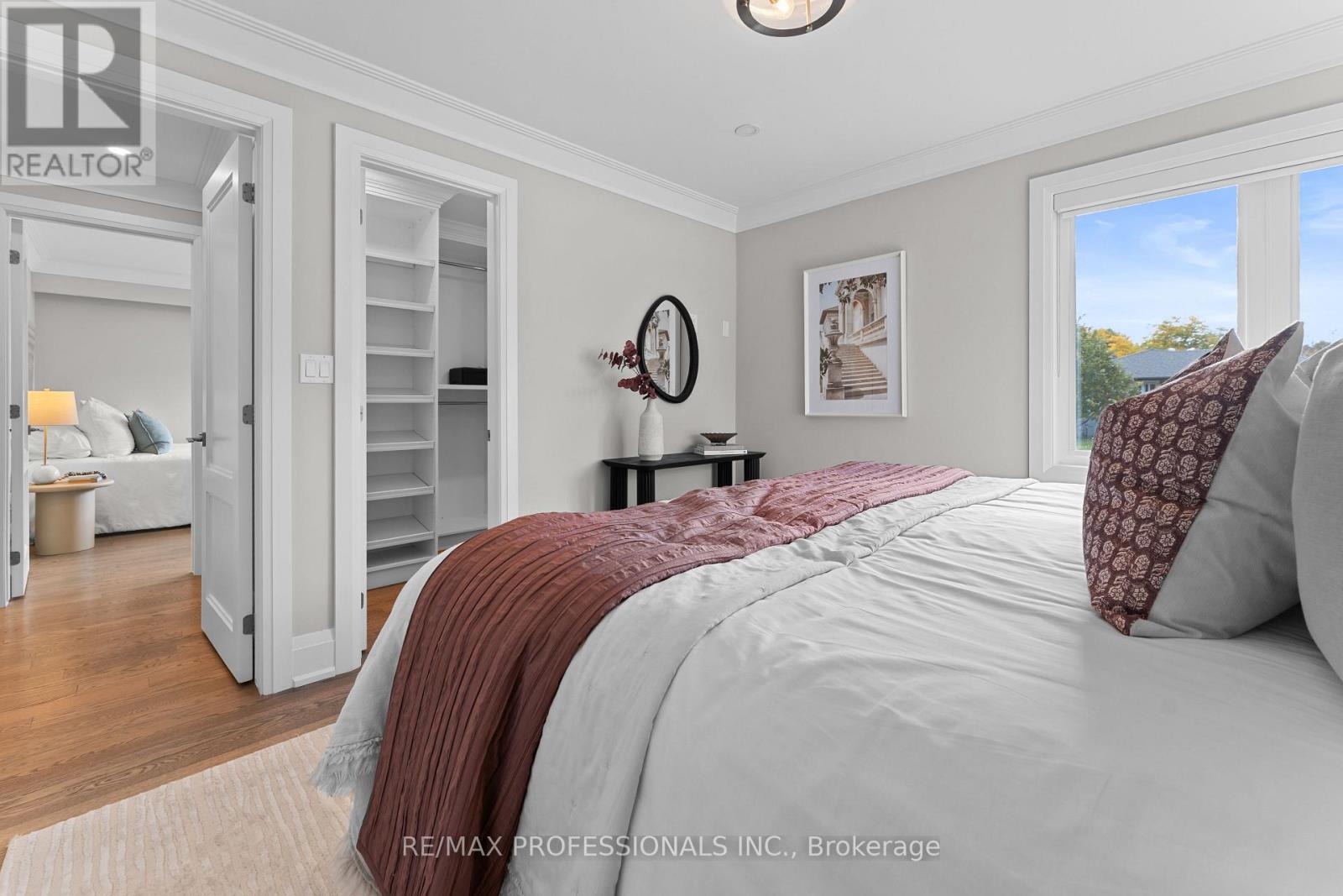 1 Tewsley Place, Toronto, Ontario  M9P 1N6 - Photo 11 - W12501758