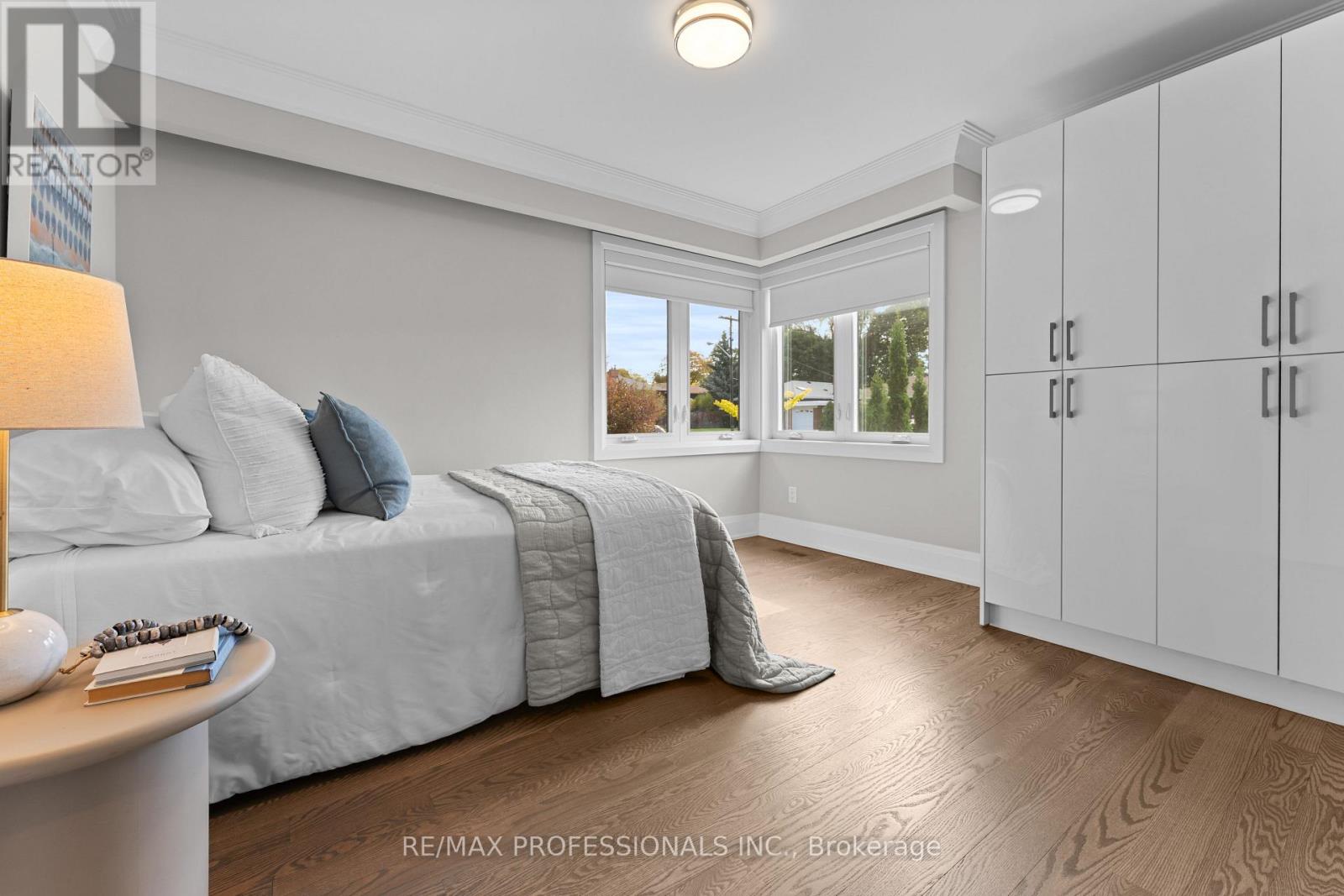 1 Tewsley Place, Toronto, Ontario  M9P 1N6 - Photo 13 - W12501758