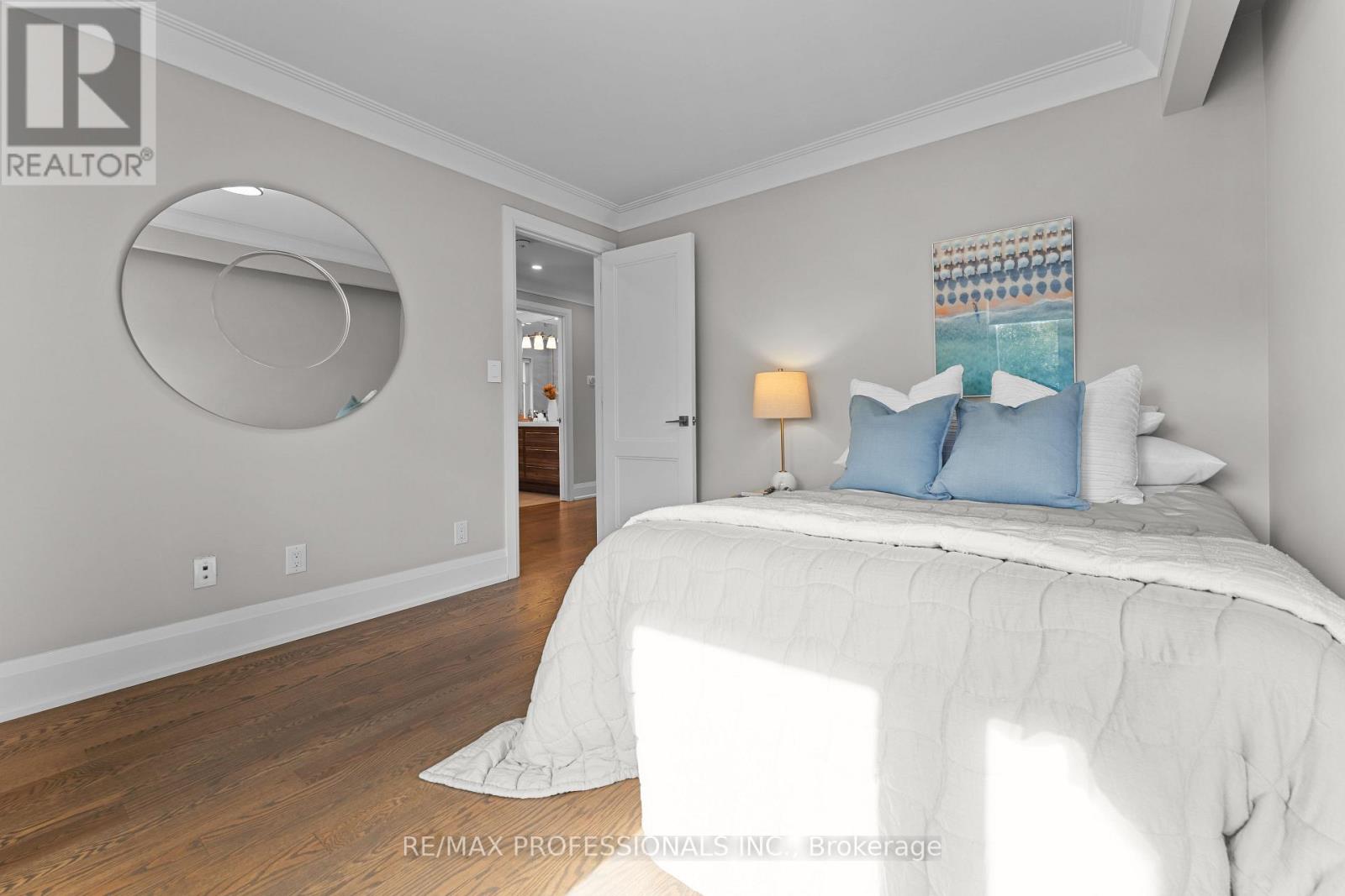 1 Tewsley Place, Toronto, Ontario  M9P 1N6 - Photo 14 - W12501758