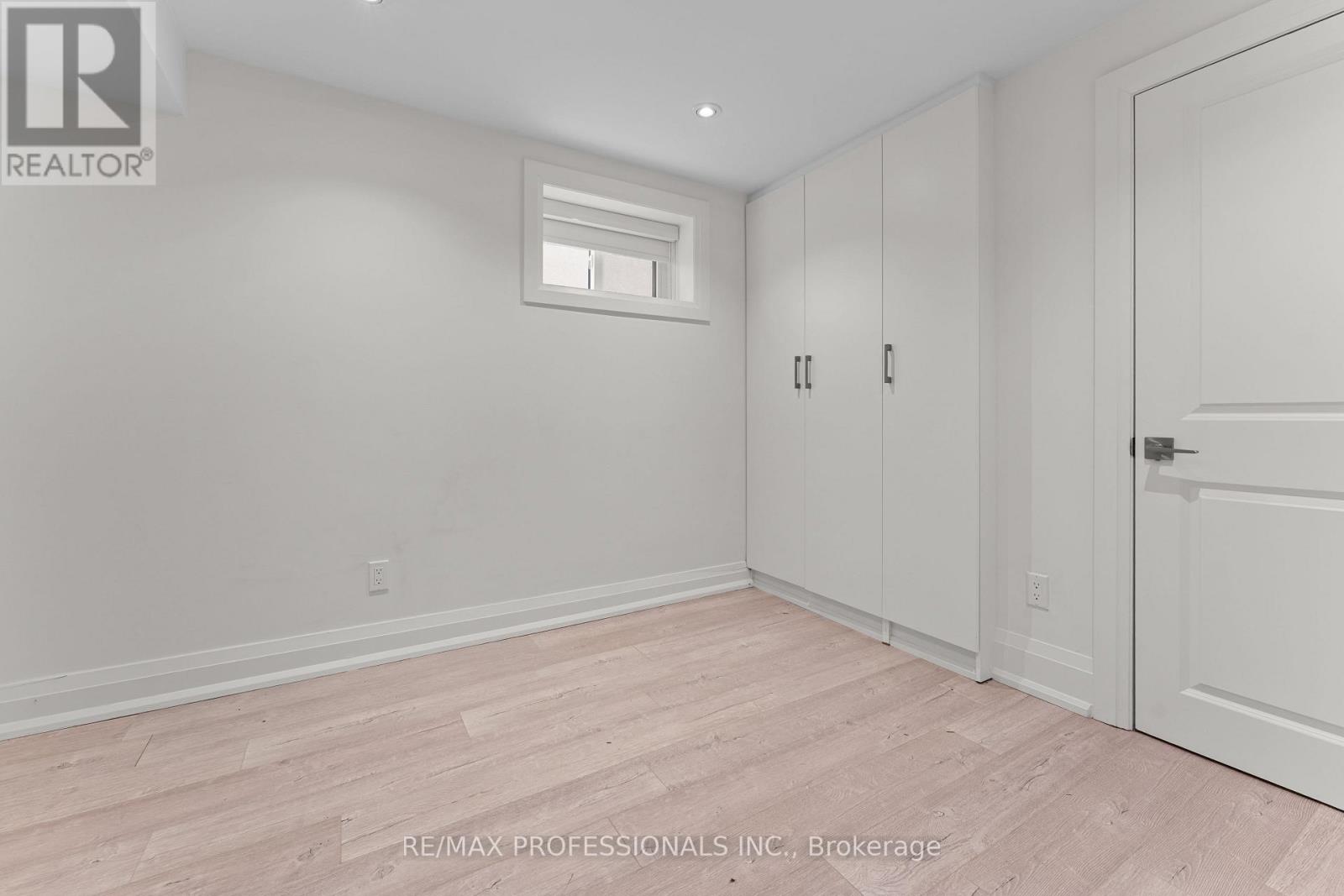 1 Tewsley Place, Toronto, Ontario  M9P 1N6 - Photo 20 - W12501758