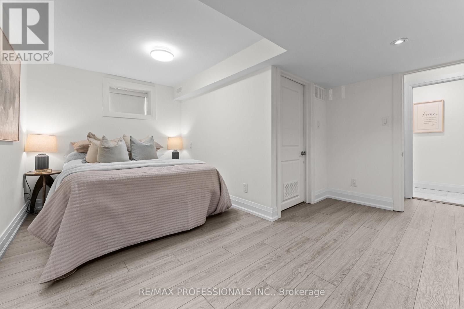 1 Tewsley Place, Toronto, Ontario  M9P 1N6 - Photo 23 - W12501758