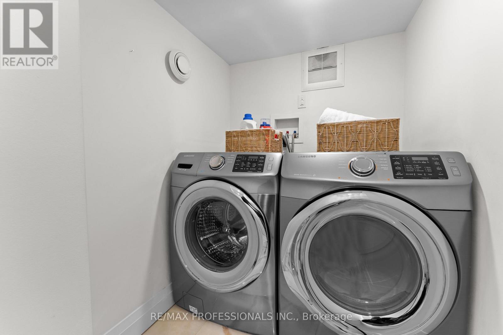 1 Tewsley Place, Toronto, Ontario  M9P 1N6 - Photo 24 - W12501758