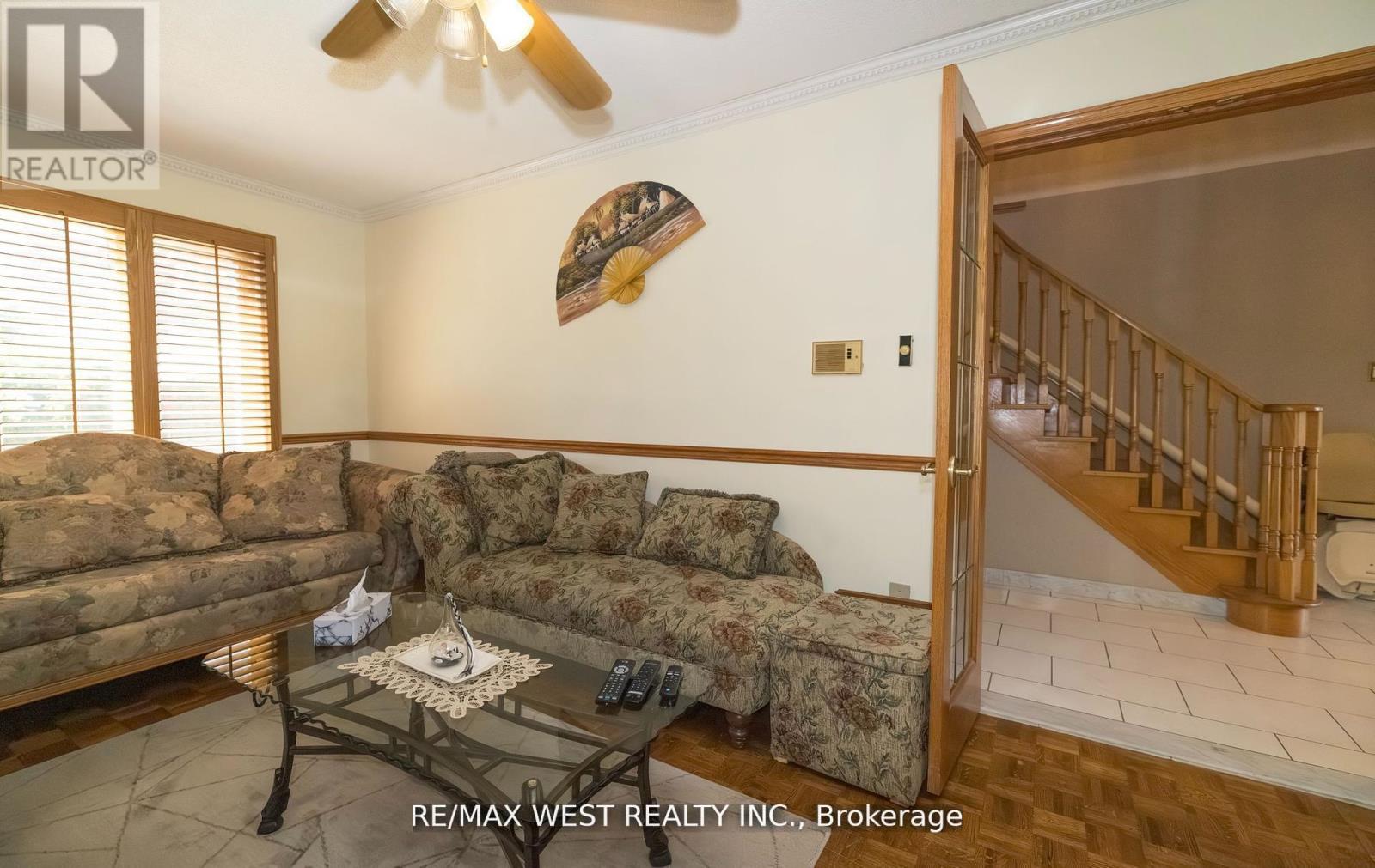 52 Amantine Crescent, Brampton, Ontario  L6W 4A1 - Photo 11 - W12501796