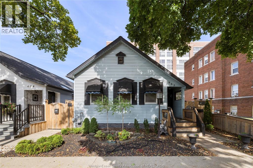 MLS# 25027785: 662 ARGYLE ROAD, Windsor, Canada