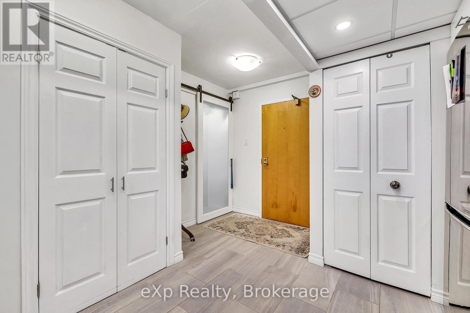 309 - 100 Bronte Road, Oakville, Ontario  L6L 6L5 - Photo 11 - W12501816