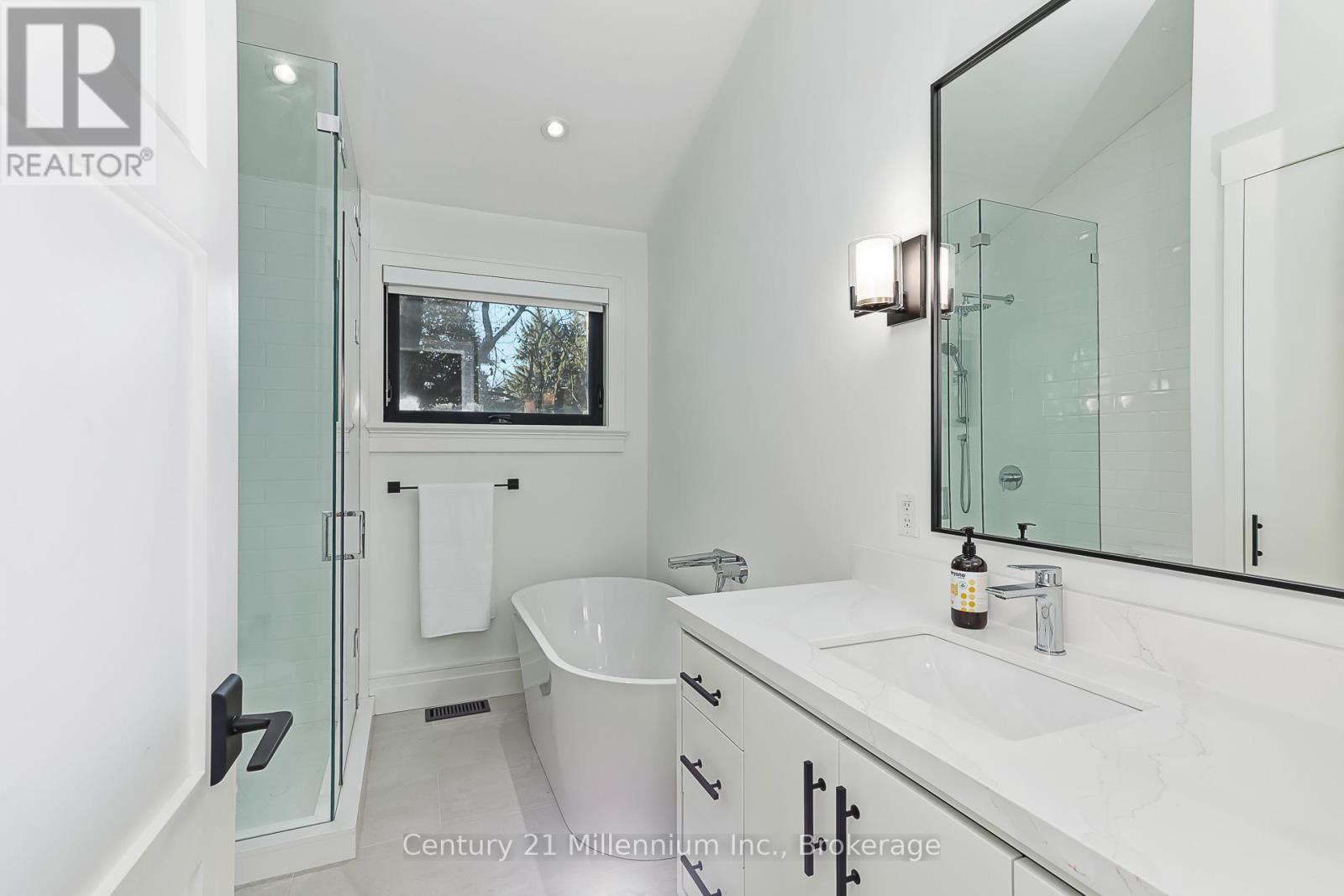 145 Russell Street W, Blue Mountains, Ontario  N0H 2P0 - Photo 16 - X12502072