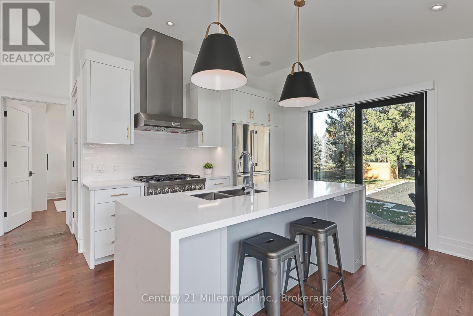 145 Russell Street W, Blue Mountains, Ontario  N0H 2P0 - Photo 9 - X12502072