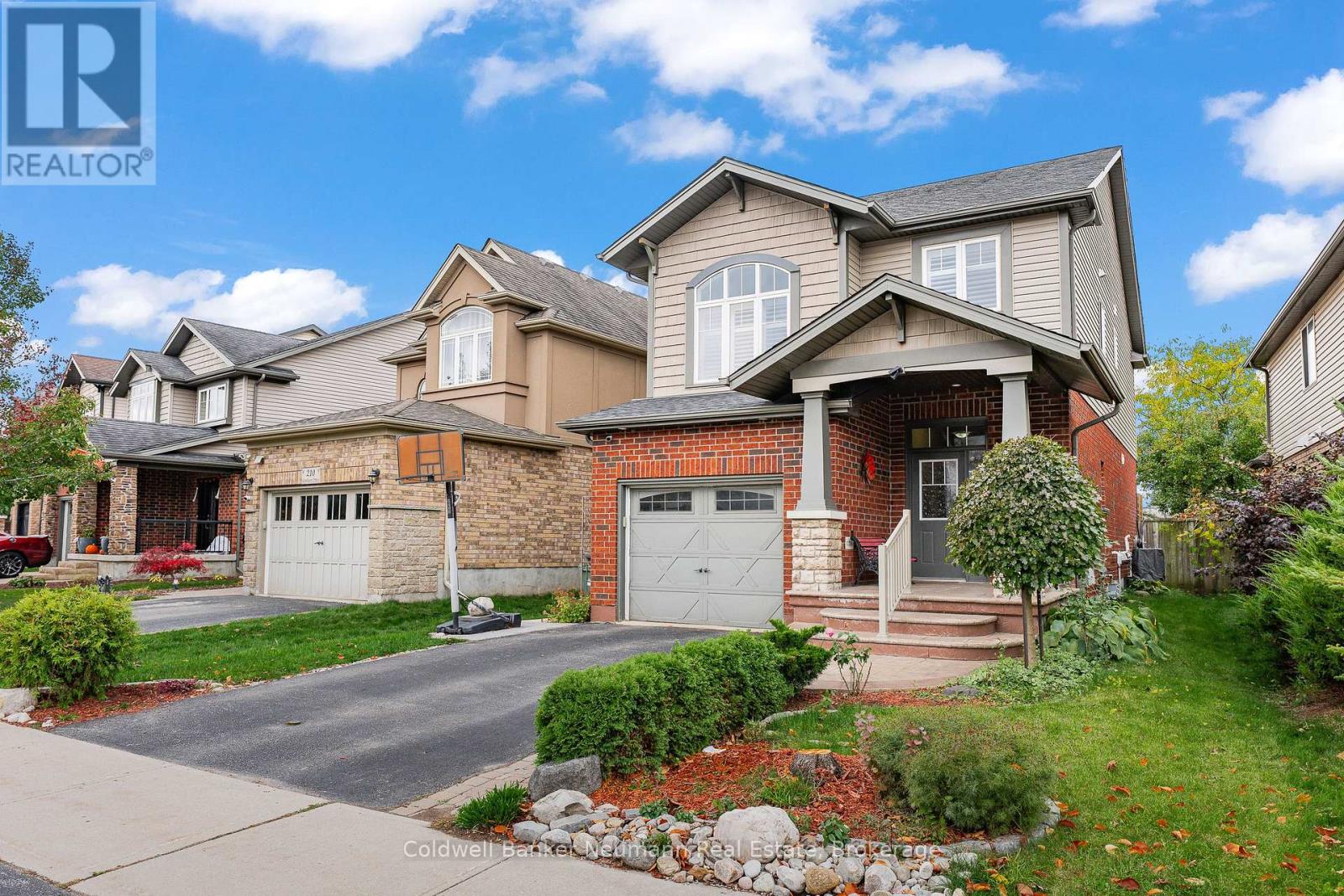 212 Goodwin Drive, Guelph, Ontario  N1L 0C8 - Photo 2 - X12502082