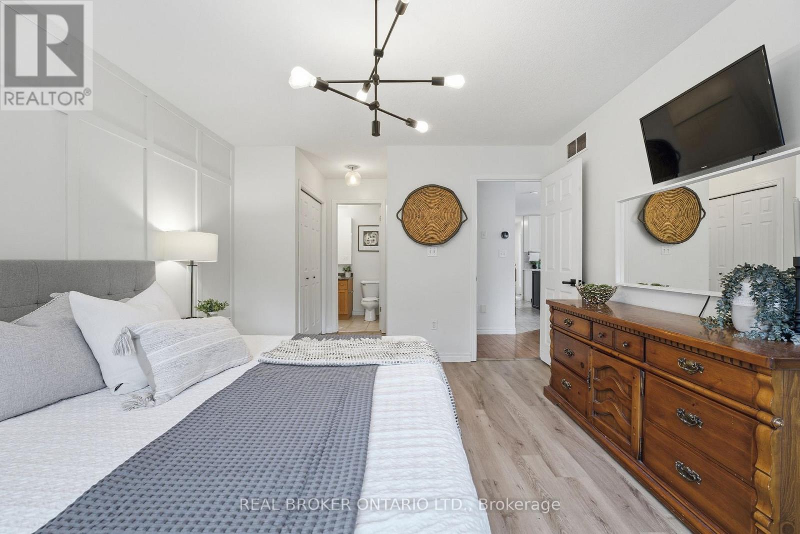 58 Porchlight Drive, Woolwich, Ontario  N3B 3M7 - Photo 14 - X12501720