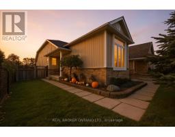 58 PORCHLIGHT DRIVE, Woolwich, Ontario