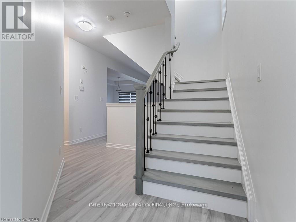 1 Haney Drive, Thorold, Ontario  L2V 0G5 - Photo 4 - X12501764