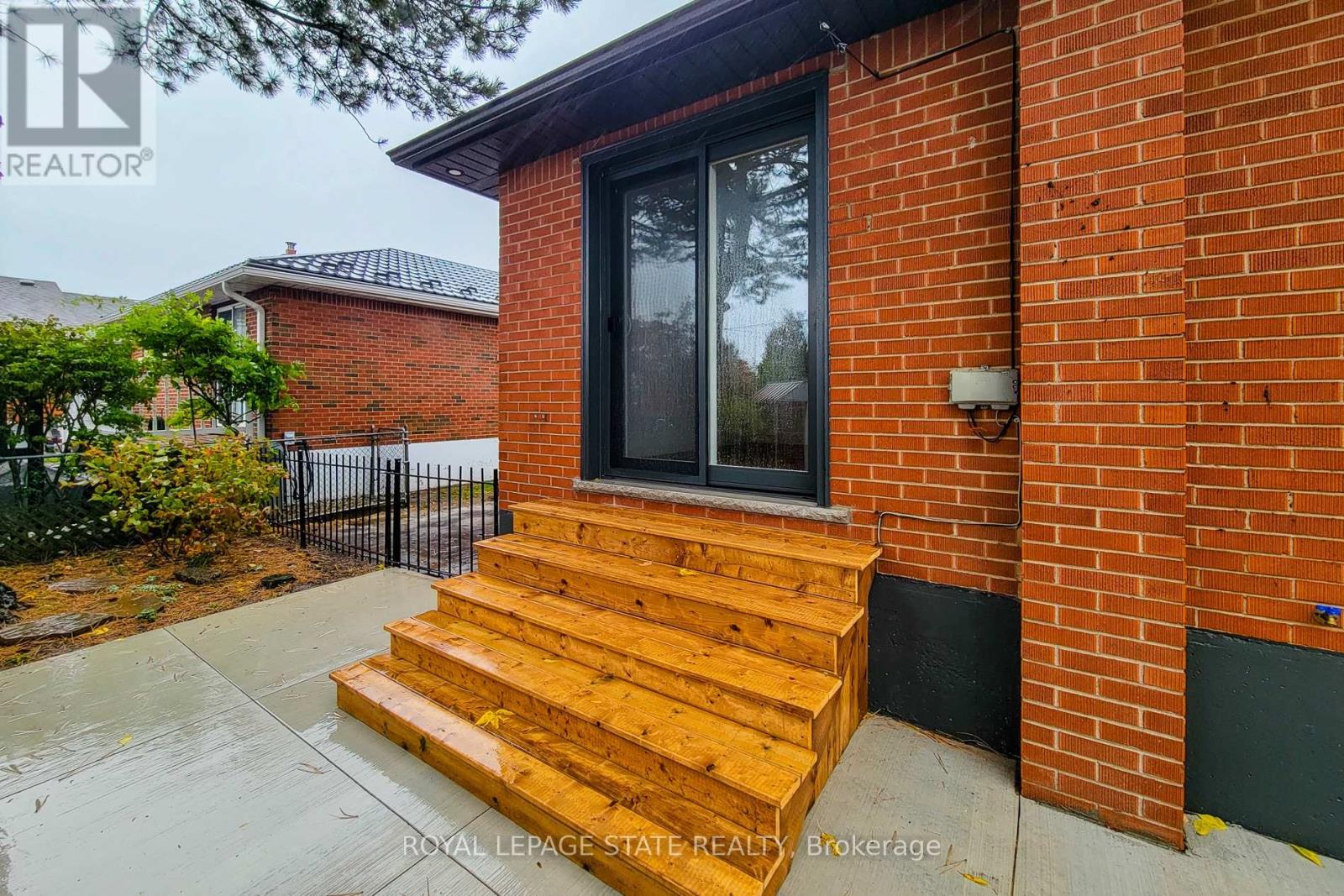 53 Winchester Boulevard, Hamilton, Ontario  L8T 2M7 - Photo 8 - X12501804