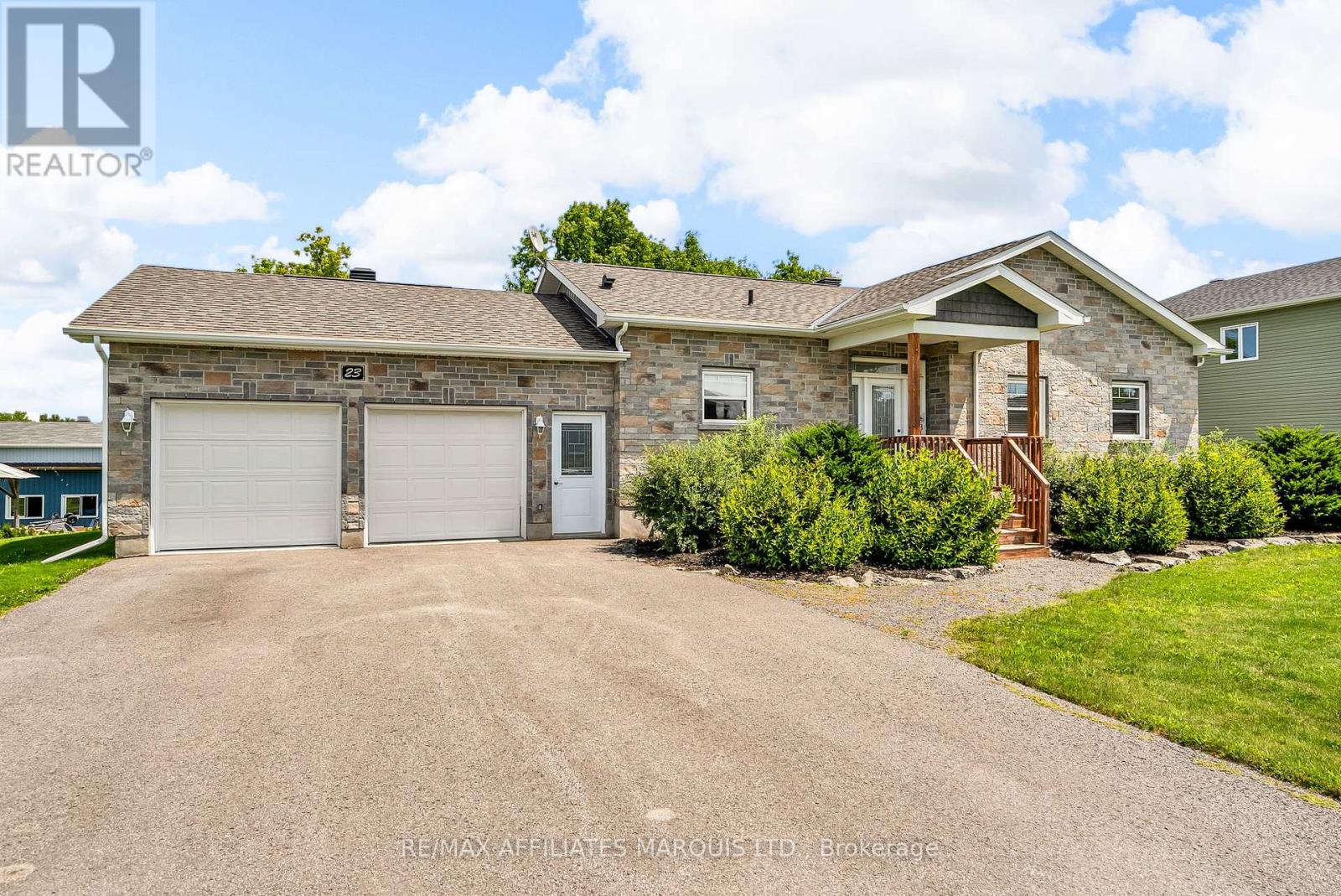 23 Calco Crescent, North Stormont, Ontario K0C 1W0 - Photo 2 - X12502142