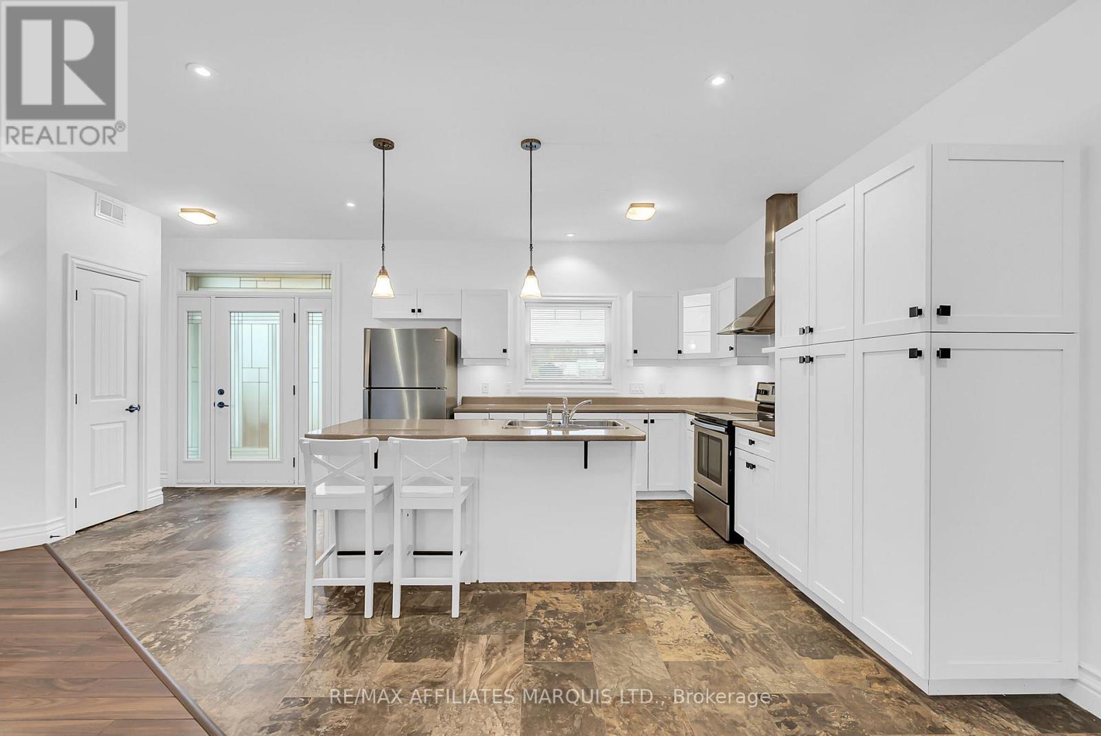 23 Calco Crescent, North Stormont, Ontario K0C 1W0 - Photo 5 - X12502142