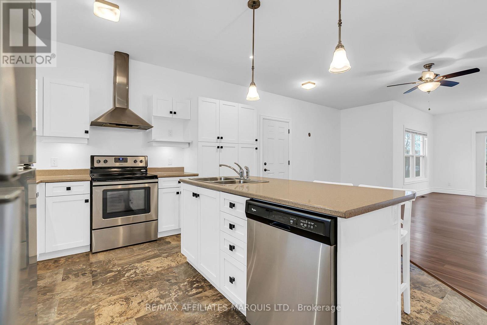 23 Calco Crescent, North Stormont, Ontario K0C 1W0 - Photo 8 - X12502142