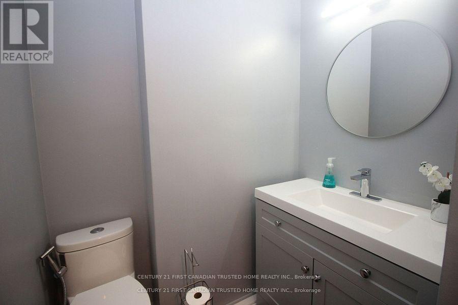 133 Deer Park Circle W, London North, Ontario  N6H 3B9 - Photo 32 - X12478215