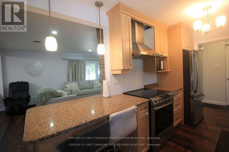 133 Deer Park Circle W, London North, Ontario  N6H 3B9 - Photo 5 - X12478215