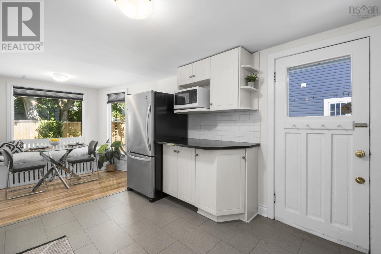 1671 Chestnut Street, Halifax Peninsula, Nova Scotia  B3H 3T3 - Photo 14 - 202520013