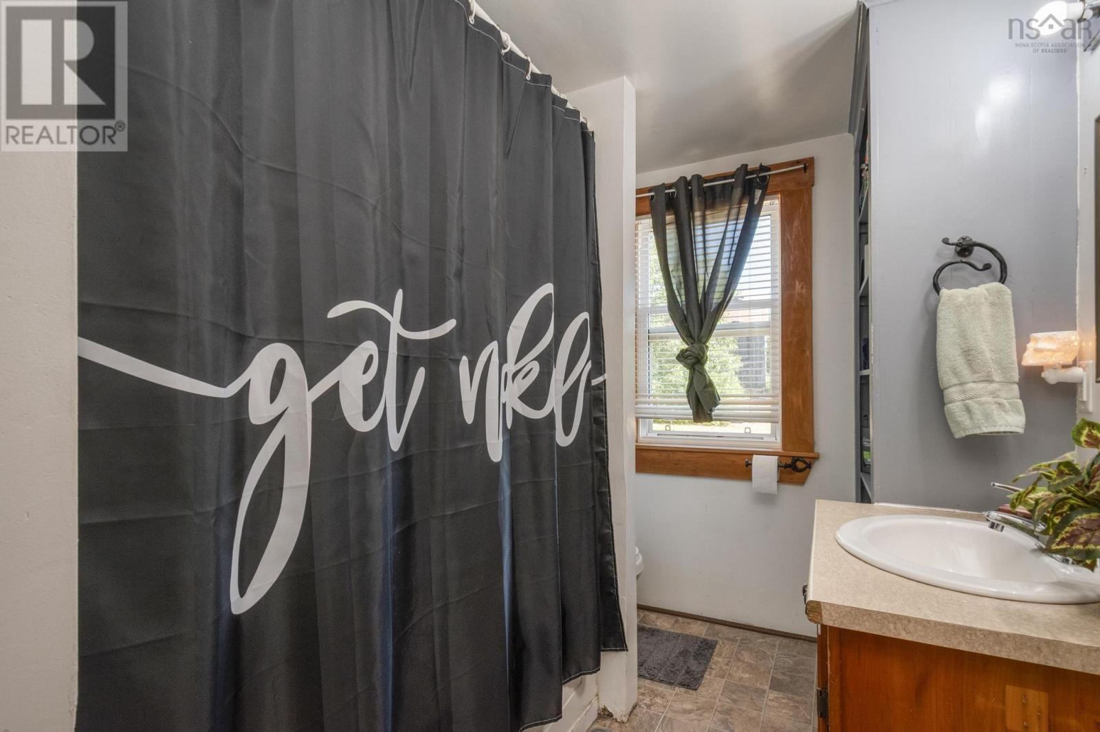 1726 201 Highway, South Greenwood, Nova Scotia  B0P 1R0 - Photo 8 - 202521116