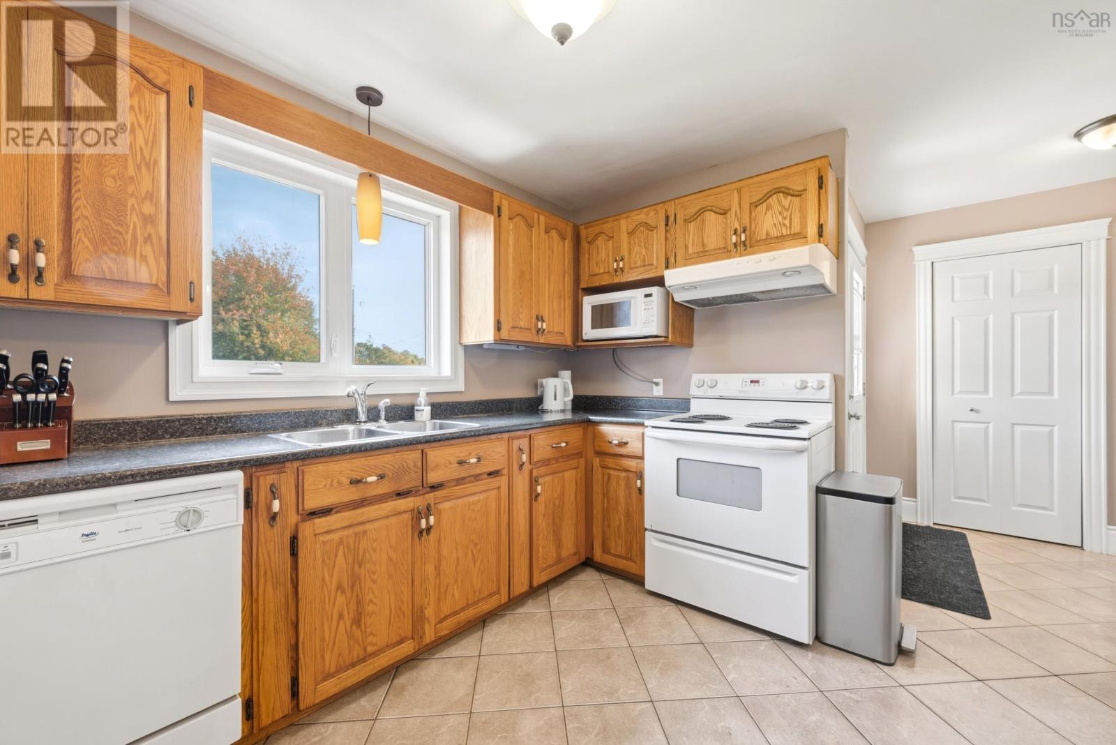 48 Irene Avenue, Lower Sackville, Nova Scotia  B4E 1H7 - Photo 11 - 202525473