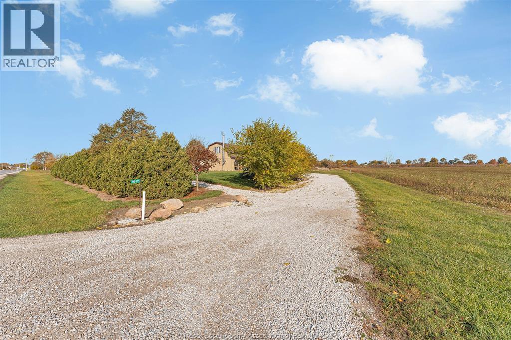 MLS# 25027792: 9912 TECUMSEH, Lakeshore, Canada