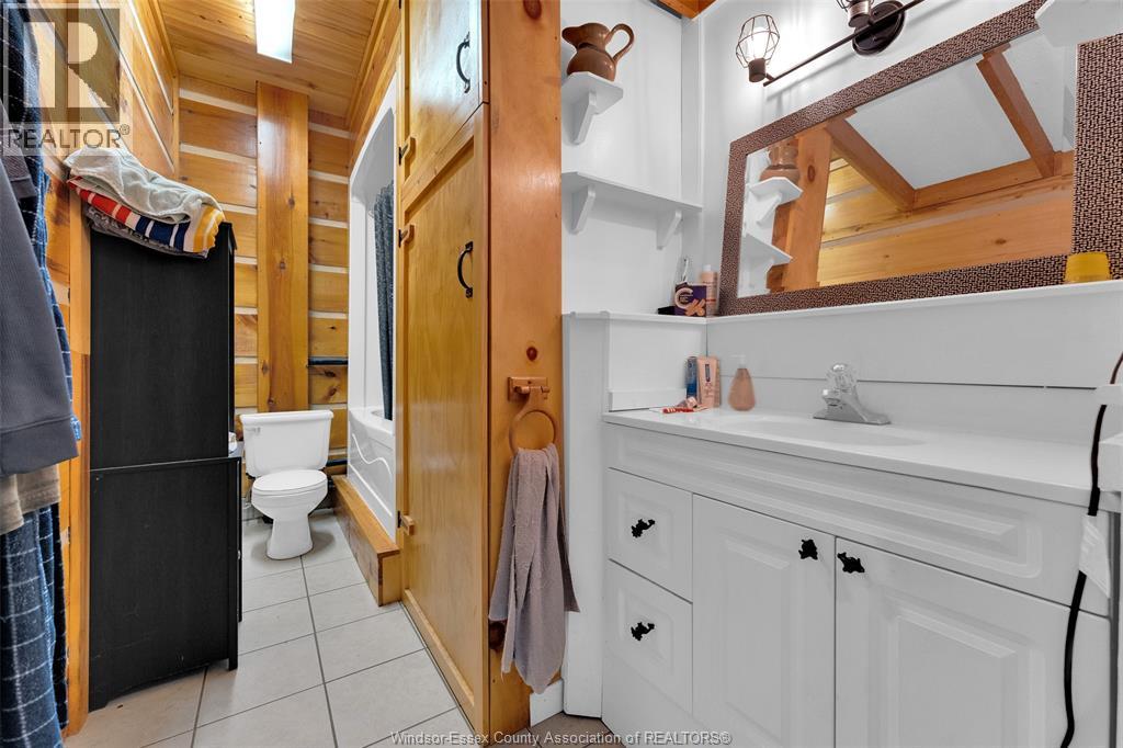 9912 Tecumseh, Lakeshore, Ontario  N0R 1N0 - Photo 10 - 25027792