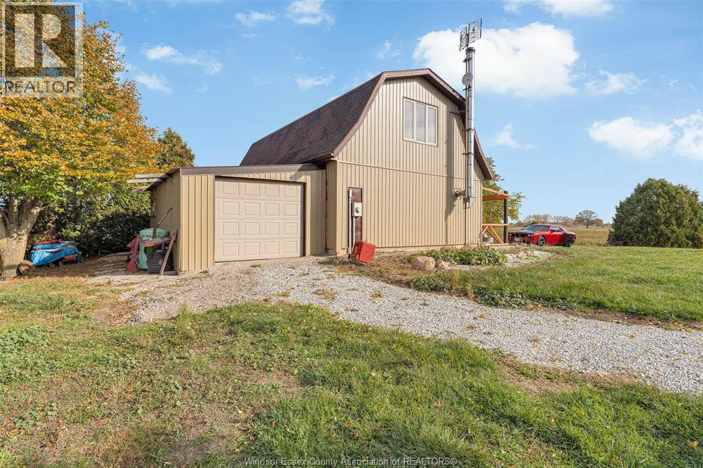 9912 Tecumseh, Lakeshore, Ontario  N0R 1N0 - Photo 3 - 25027792