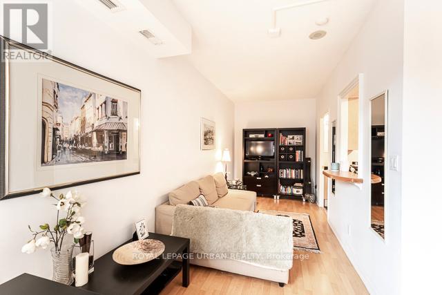 303 - 39 Jarvis Street, Toronto, Ontario  M5E 1Z5 - Photo 3 - C12501896