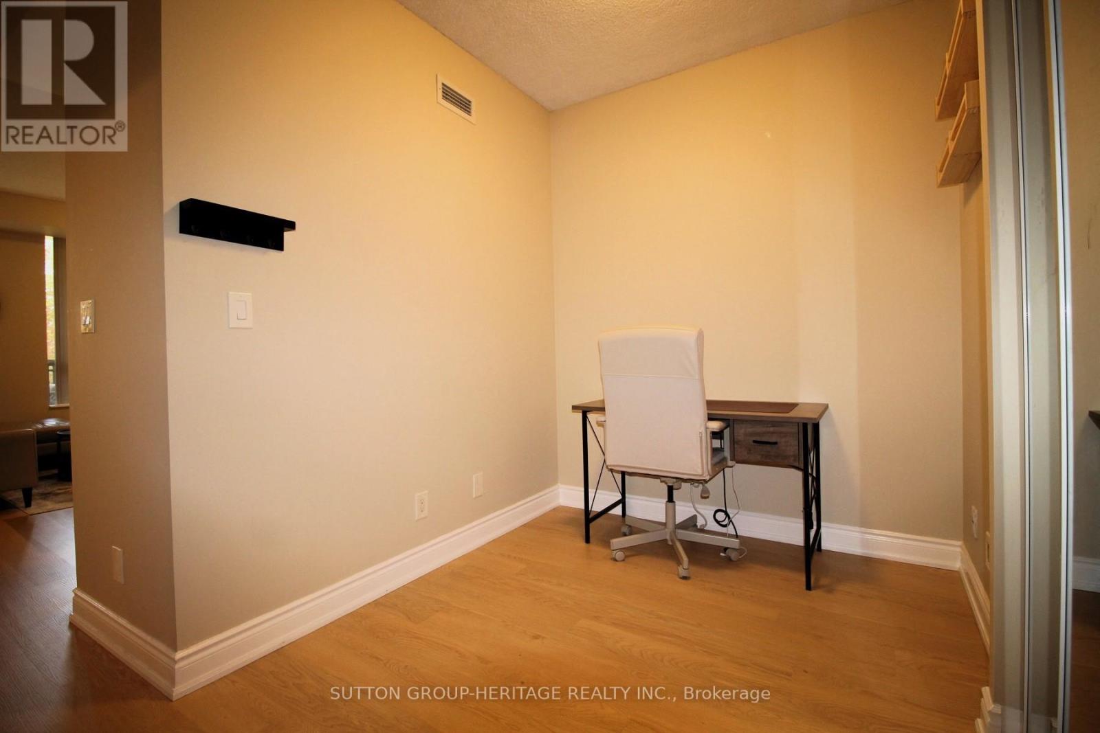 211 - 1105 Leslie Street, Toronto, Ontario  M3C 4G9 - Photo 19 - C12501918