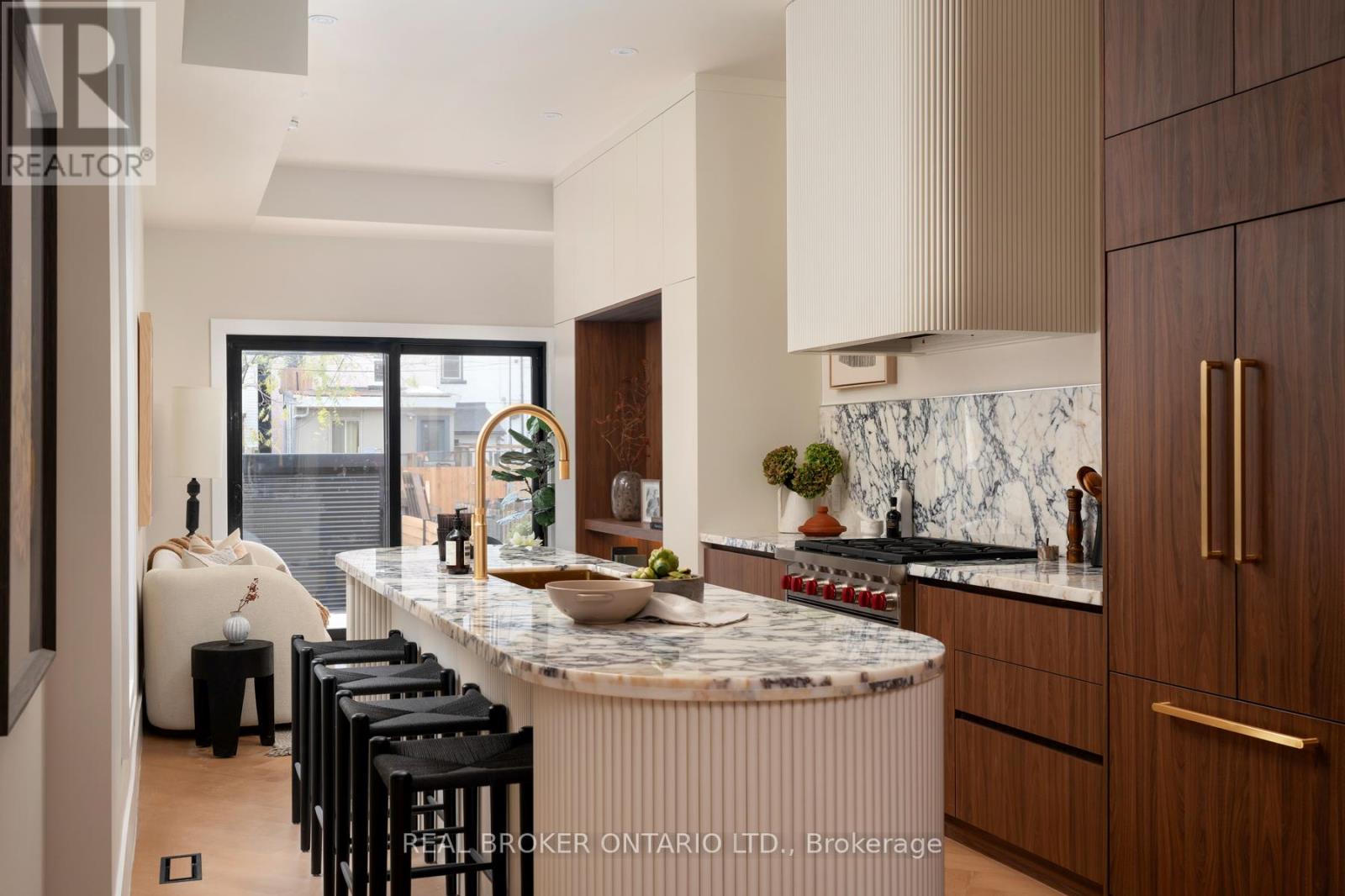 256 Major Street, Toronto, Ontario  M5S 2L6 - Photo 16 - C12502034